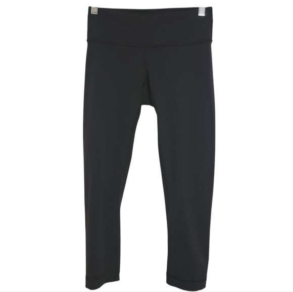 Lululemon | Women's Classic Black Align Cropped Workout Leggings (Size 4) - Picture 2 of 10